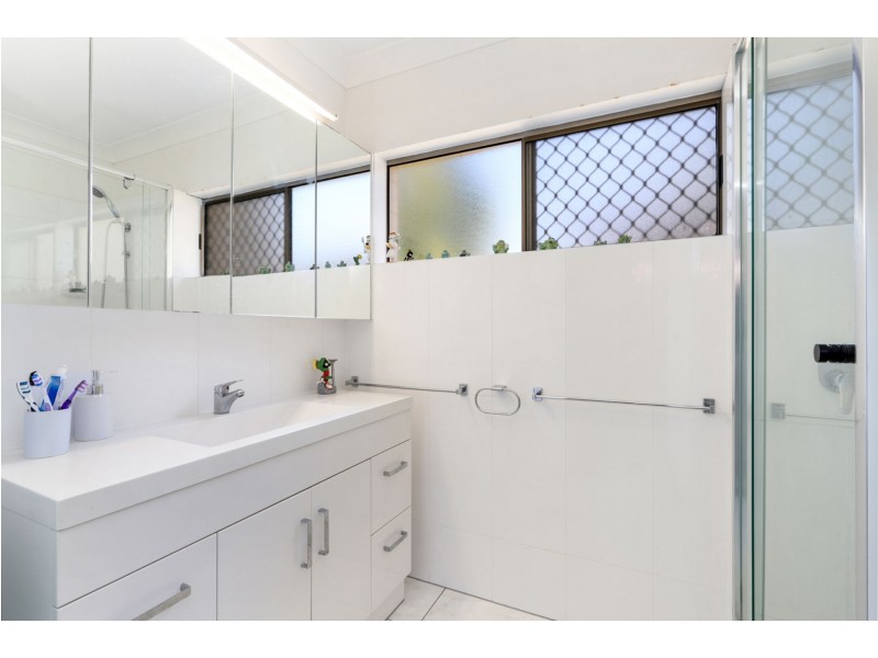 123 Duporth Avenue, Maroochydore QLD 4558