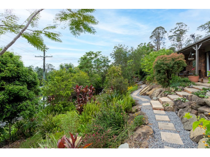 4 Suzen Court, Mooloolah Valley QLD 4553