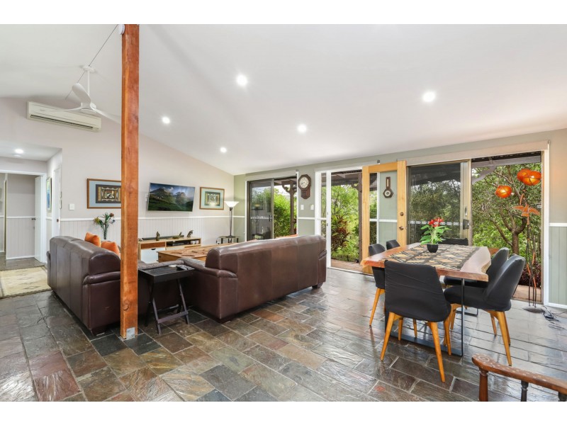 4 Suzen Court, Mooloolah Valley QLD 4553