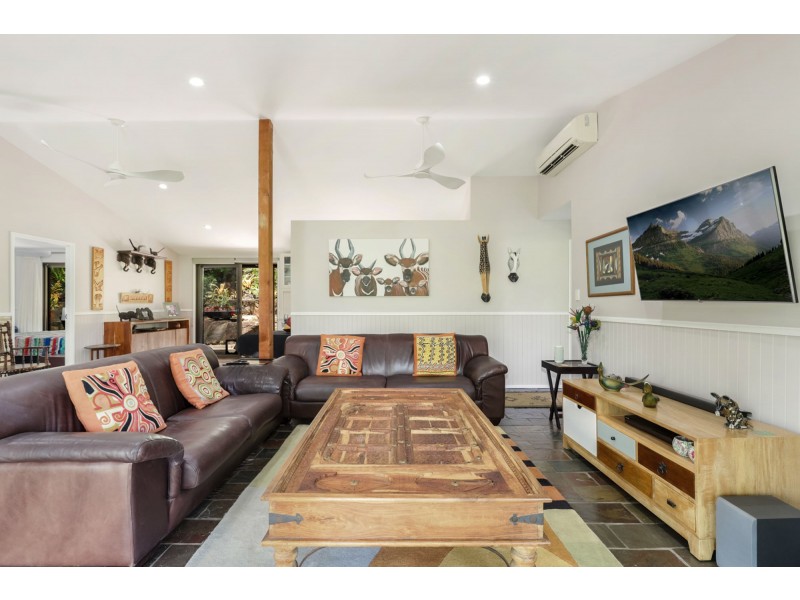 4 Suzen Court, Mooloolah Valley QLD 4553