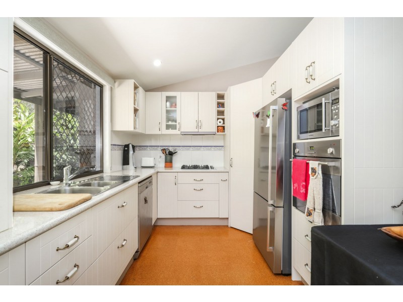 4 Suzen Court, Mooloolah Valley QLD 4553