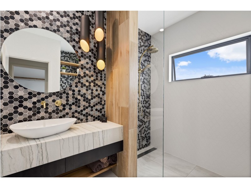 19 Bond Street, Pelican Waters QLD 4551