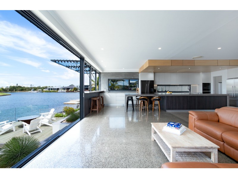 19 Bond Street, Pelican Waters QLD 4551