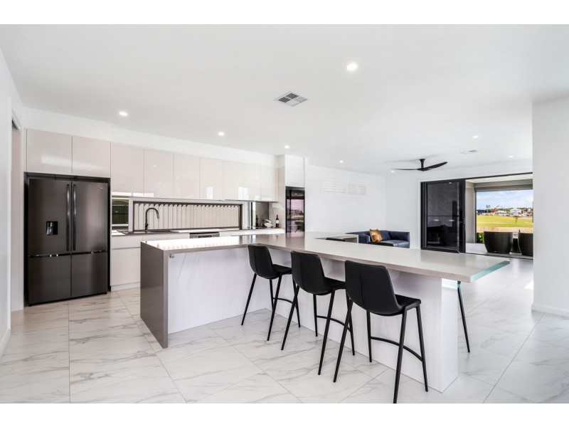 74 Marina View Drive, Pelican Waters QLD 4551