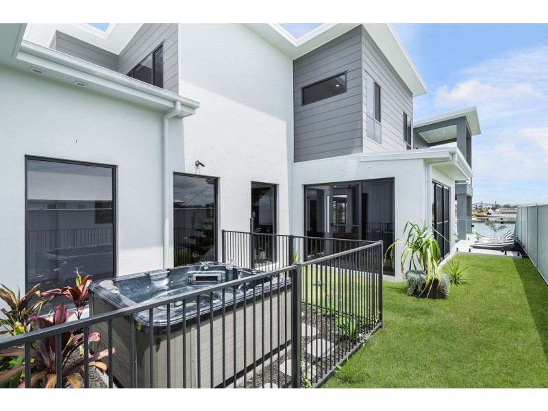 74 Marina View Drive, Pelican Waters QLD 4551