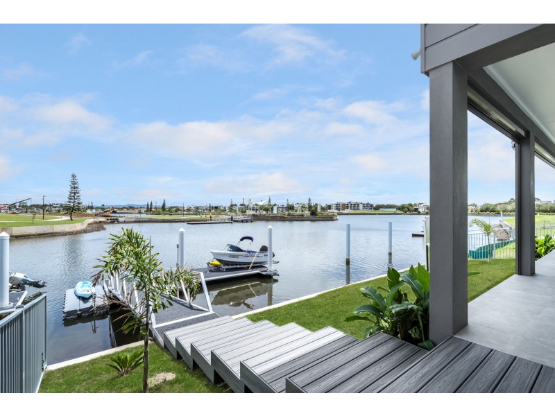 74 Marina View Drive, Pelican Waters QLD 4551