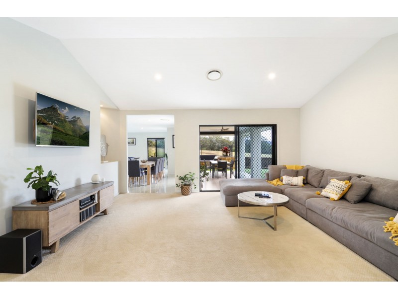 18 Harris Drive, Palmwoods QLD 4555