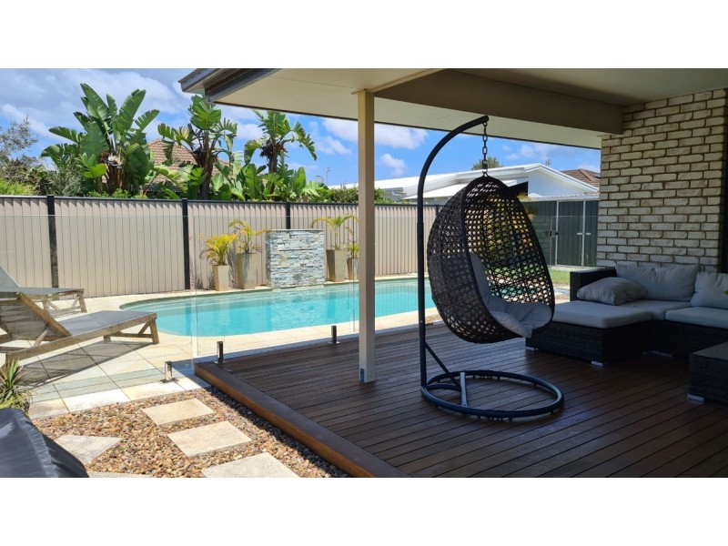 61 Feathertop Circuit, Caloundra West QLD 4551