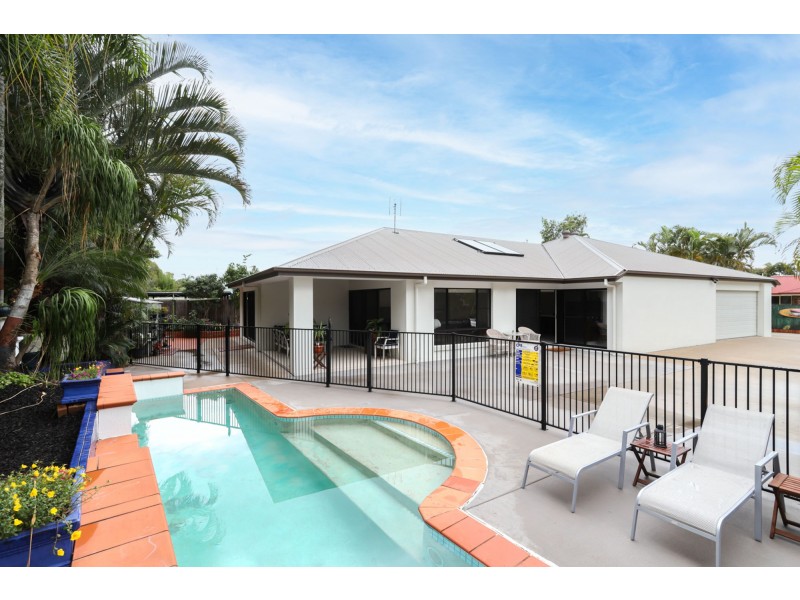 8 Archer Court, Pelican Waters QLD 4551