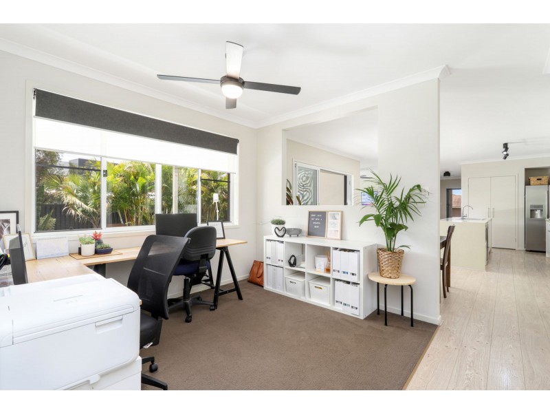 1 Parrot Place, Mountain Creek QLD 4557