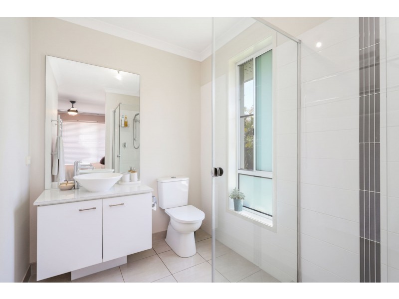 1 Parrot Place, Mountain Creek QLD 4557