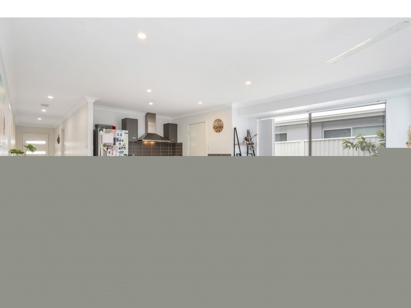 27 Riverstone Crescent, Little Mountain QLD 4551