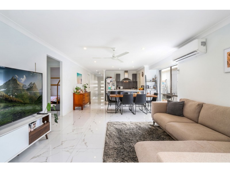 27 Riverstone Crescent, Little Mountain QLD 4551
