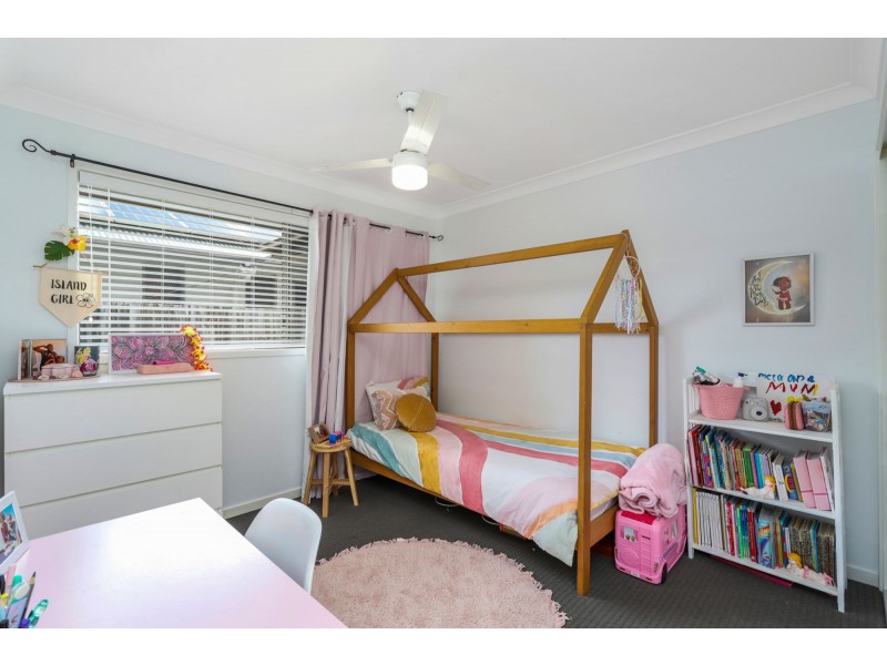 27 Riverstone Crescent, Little Mountain QLD 4551