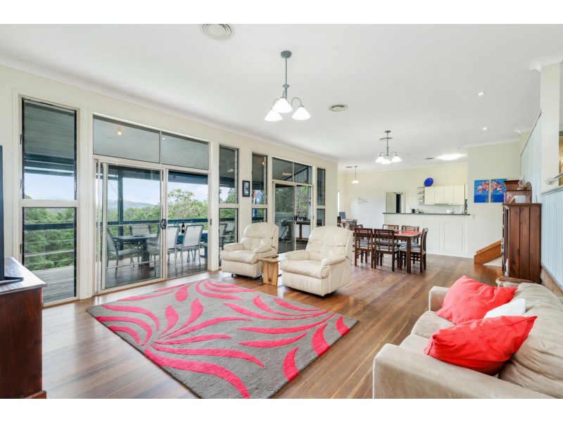 100 Sunridge Road, Landers Shoot QLD 4555