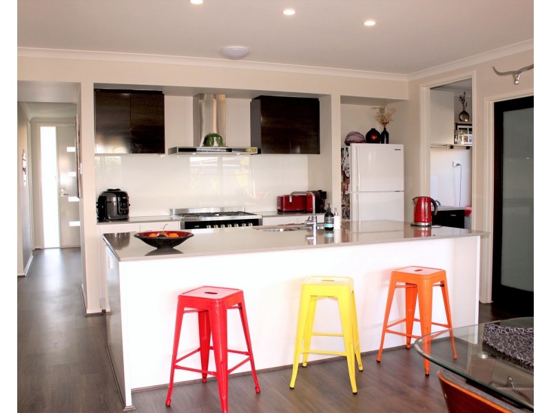 8 Lapis Street, Caloundra West QLD 4551