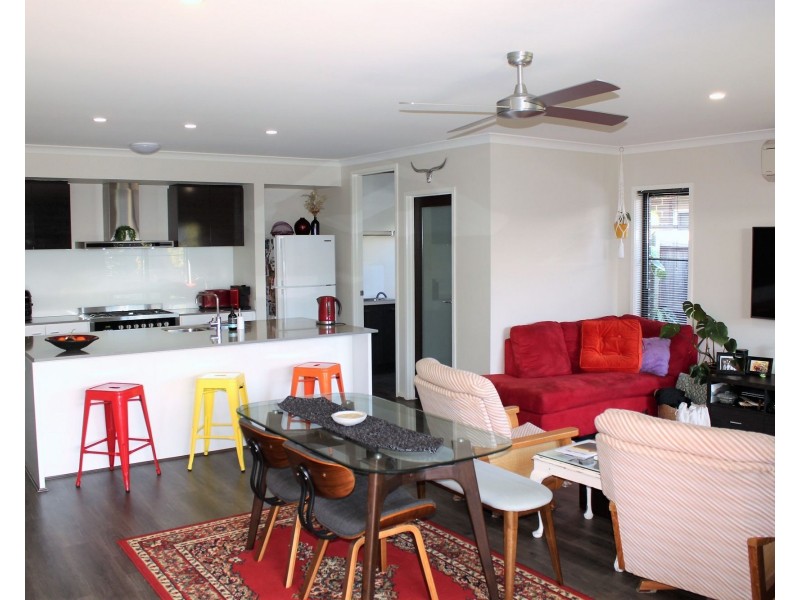 8 Lapis Street, Caloundra West QLD 4551