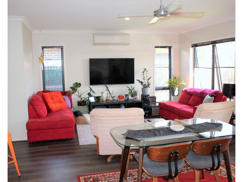 8 Lapis Street, Caloundra West QLD 4551