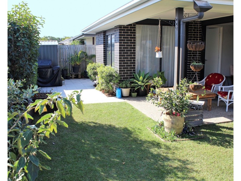 8 Lapis Street, Caloundra West QLD 4551