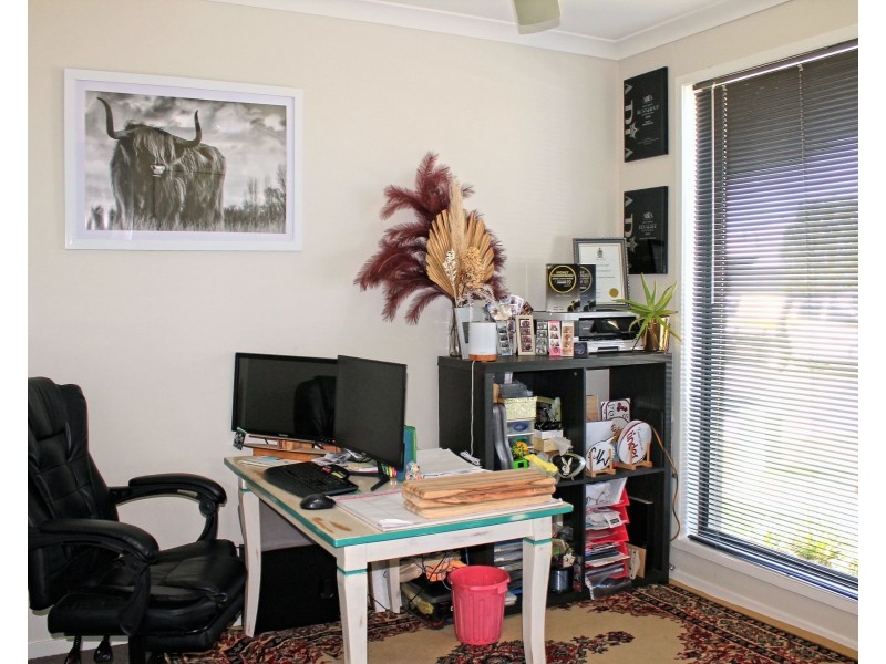8 Lapis Street, Caloundra West QLD 4551