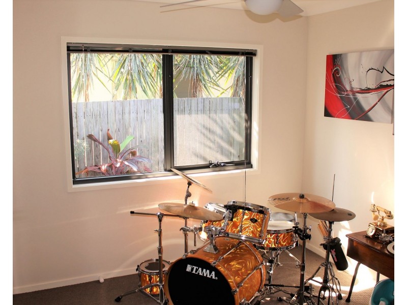 8 Lapis Street, Caloundra West QLD 4551