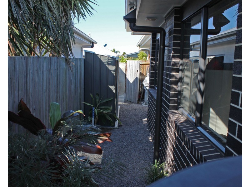 8 Lapis Street, Caloundra West QLD 4551