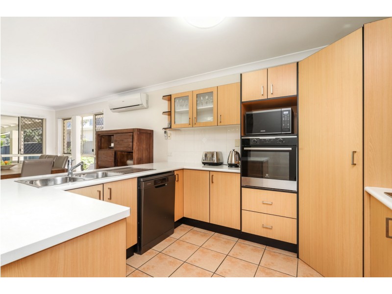 6 Webb Ellis Court, Pelican Waters QLD 4551