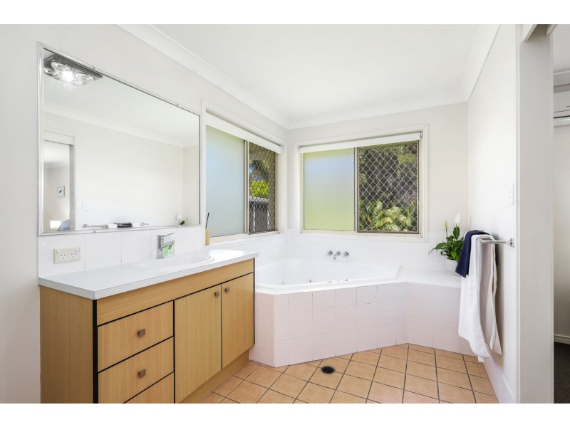6 Webb Ellis Court, Pelican Waters QLD 4551