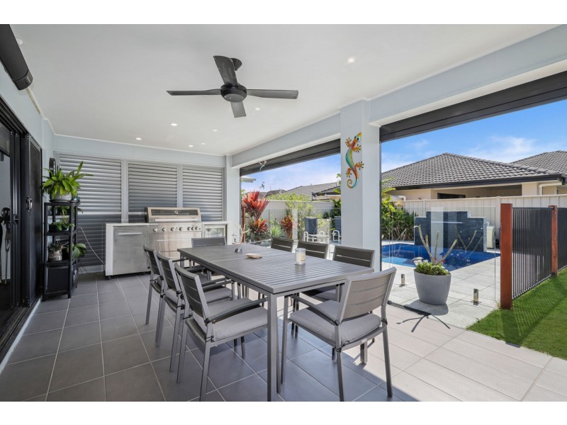 53 Macintyre Crescent, Pelican Waters QLD 4551