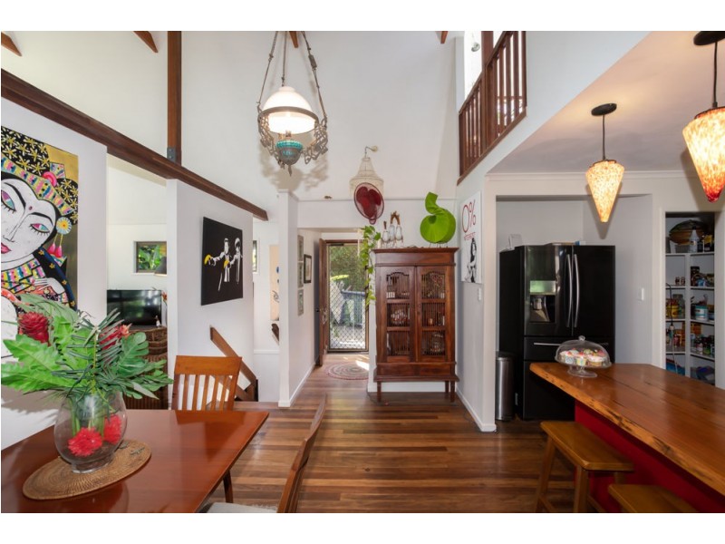 98 Towen Mount Road, Towen Mountain QLD 4560