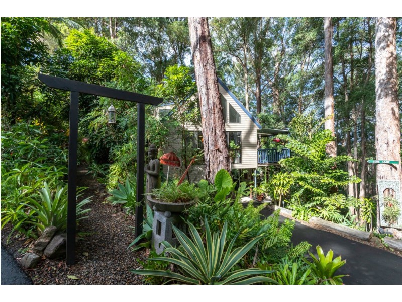 98 Towen Mount Road, Towen Mountain QLD 4560