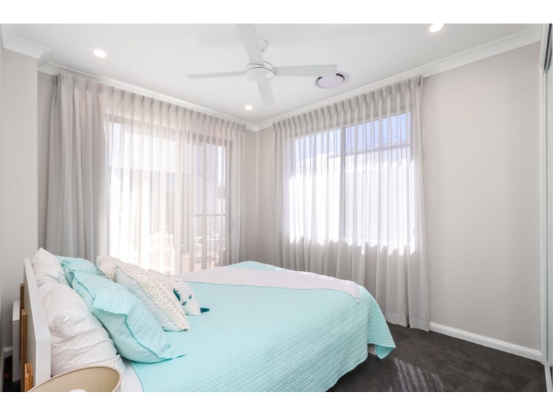 33 Harbourlights Way, Pelican Waters QLD 4551