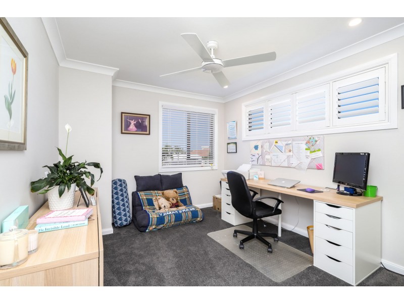 33 Harbourlights Way, Pelican Waters QLD 4551