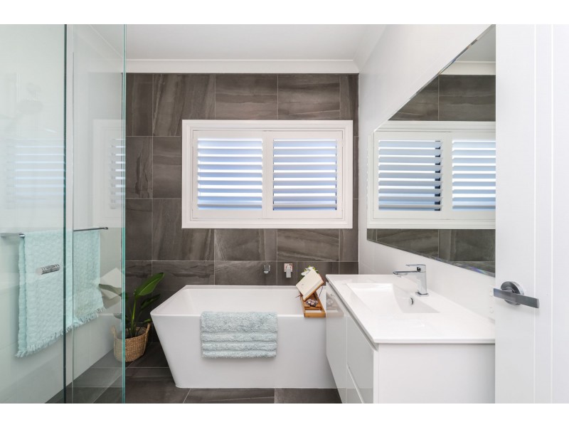 33 Harbourlights Way, Pelican Waters QLD 4551