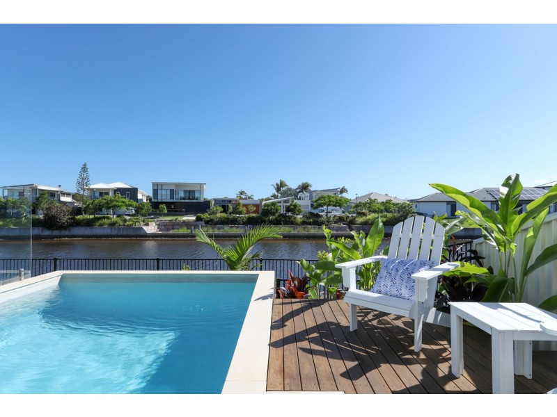 33 Harbourlights Way, Pelican Waters QLD 4551