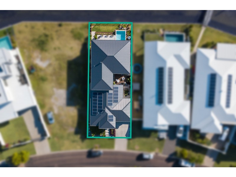 33 Harbourlights Way, Pelican Waters QLD 4551