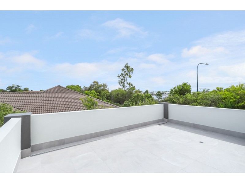 4 Whitehaven Way, Pelican Waters QLD 4551