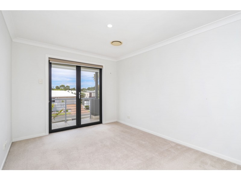 4 Whitehaven Way, Pelican Waters QLD 4551