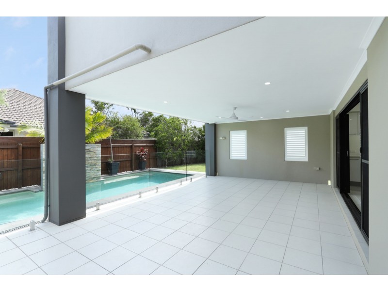 4 Whitehaven Way, Pelican Waters QLD 4551