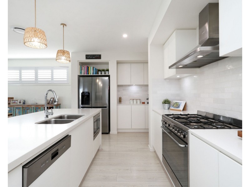 49 Marina View Drive, Pelican Waters QLD 4551