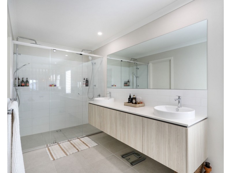 49 Marina View Drive, Pelican Waters QLD 4551