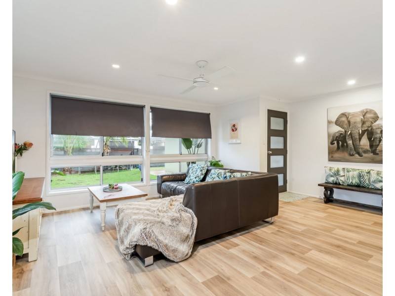 9 Ilaroo Crescent, Warana QLD 4575