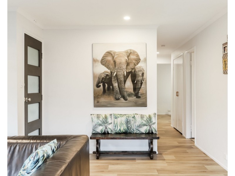 9 Ilaroo Crescent, Warana QLD 4575