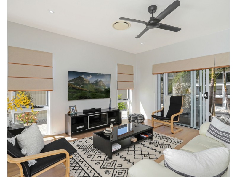 21 Bells Esplanade, Pelican Waters QLD 4551