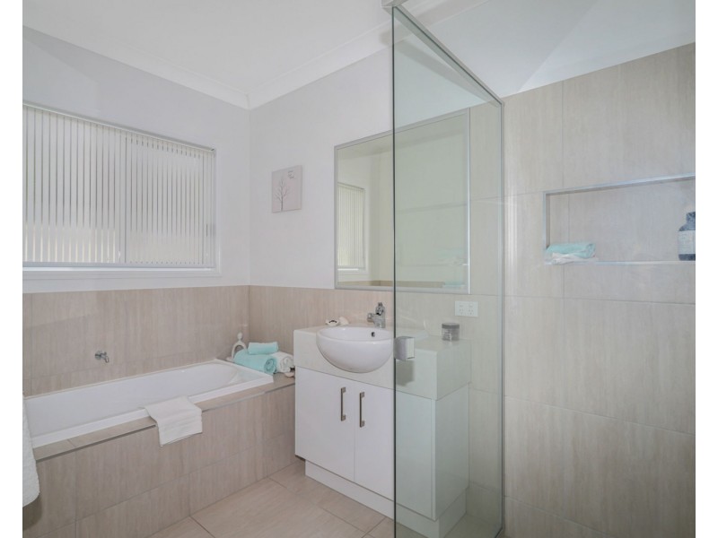 21 Bells Esplanade, Pelican Waters QLD 4551