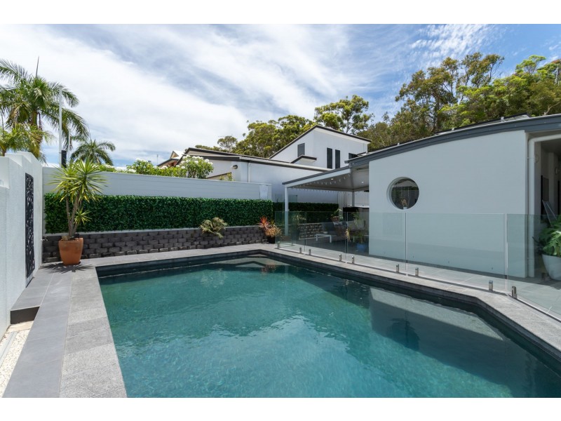 17 Admiralty Drive, Alexandra Headland QLD 4572