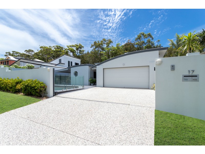 17 Admiralty Drive, Alexandra Headland QLD 4572