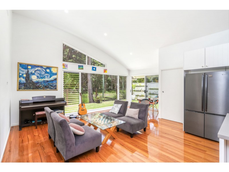 17 Admiralty Drive, Alexandra Headland QLD 4572