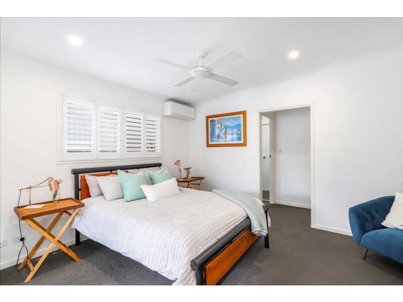 17 Admiralty Drive, Alexandra Headland QLD 4572