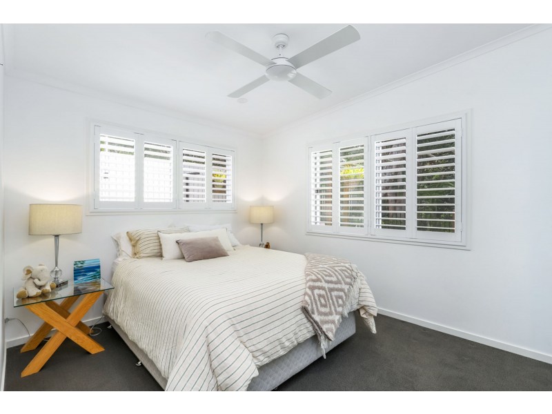 17 Admiralty Drive, Alexandra Headland QLD 4572